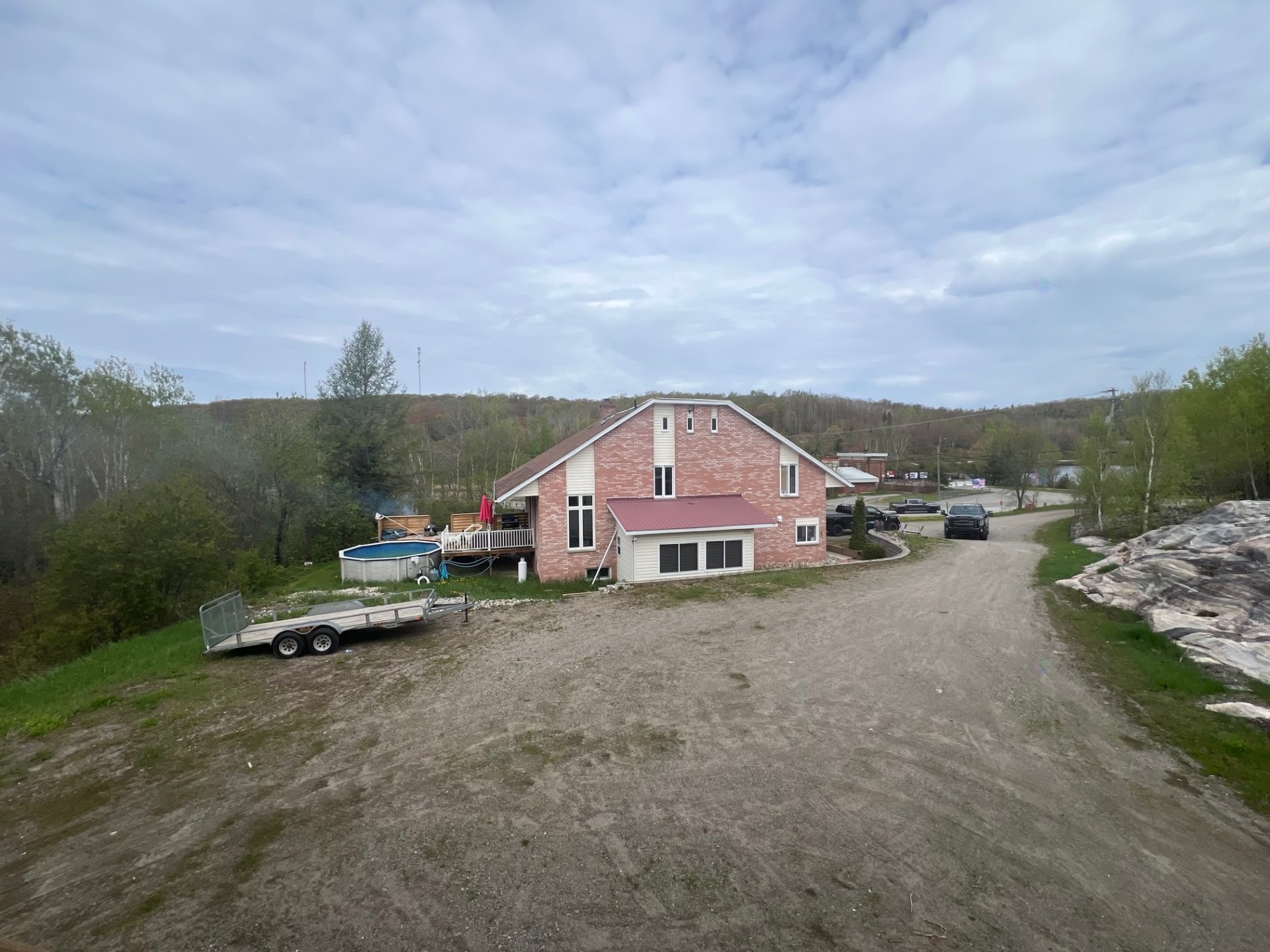 Courtyard - 835 Ch. Kipawa, Témiscaming, QC - Outdoor