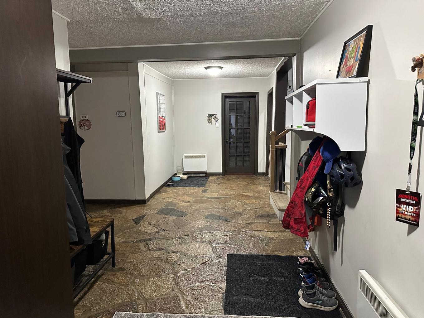 Hall - 835 Ch. Kipawa, Témiscaming, QC - Indoor Photo Showing Other Room