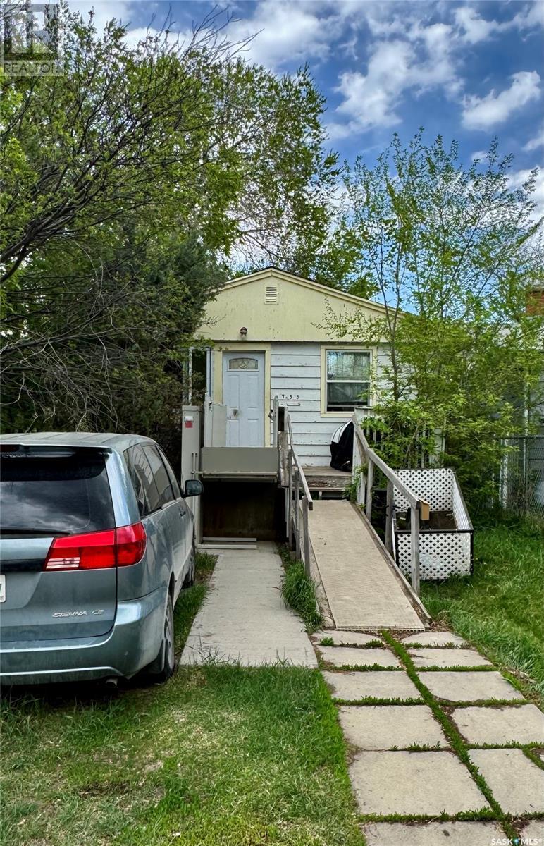 755 Cameron Street, Regina, SK - Outdoor
