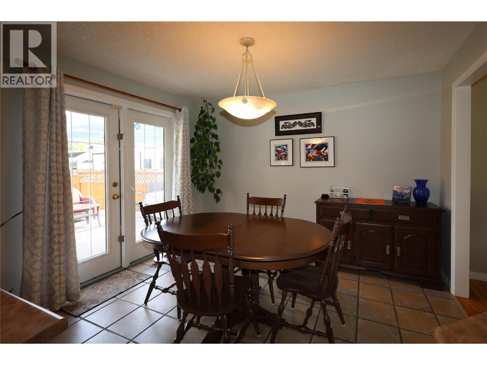 1440 Birch Crescent, Golden, BC - Indoor Photo Showing Dining Room