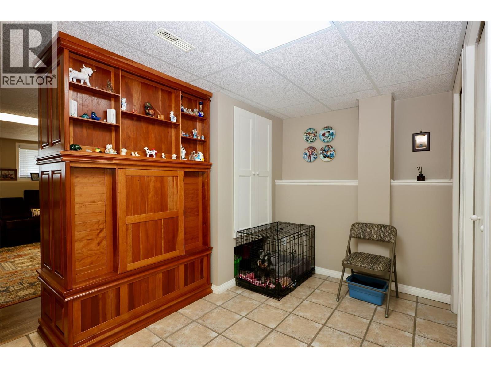 1440 Birch Crescent, Golden, BC - Indoor Photo Showing Other Room