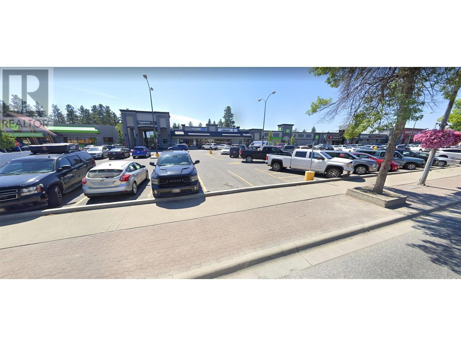 195 & 301 33 Highway W, Kelowna, BC