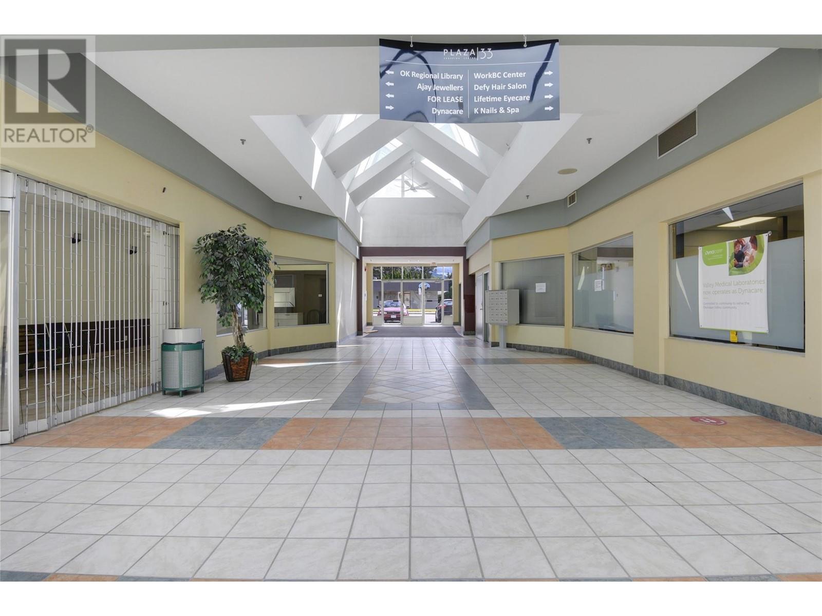 195 & 301 33 Highway W, Kelowna, BC