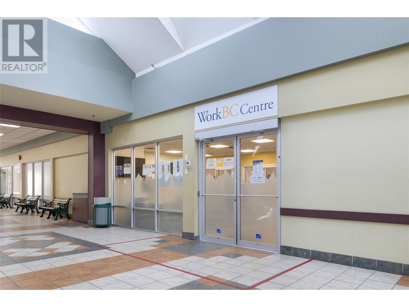 195 & 301 33 Highway W, Kelowna, BC