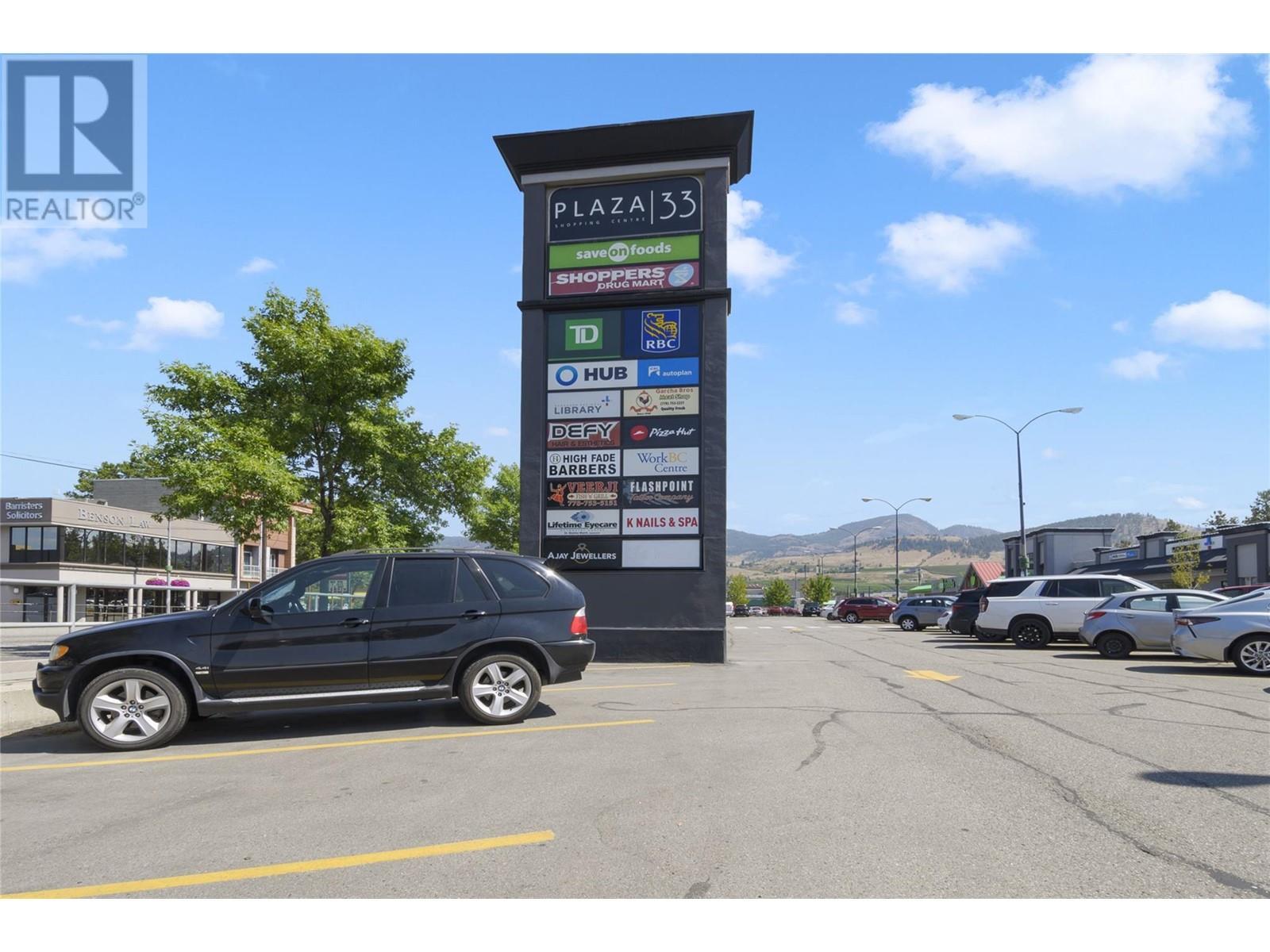 195 & 301 33 Highway W, Kelowna, BC