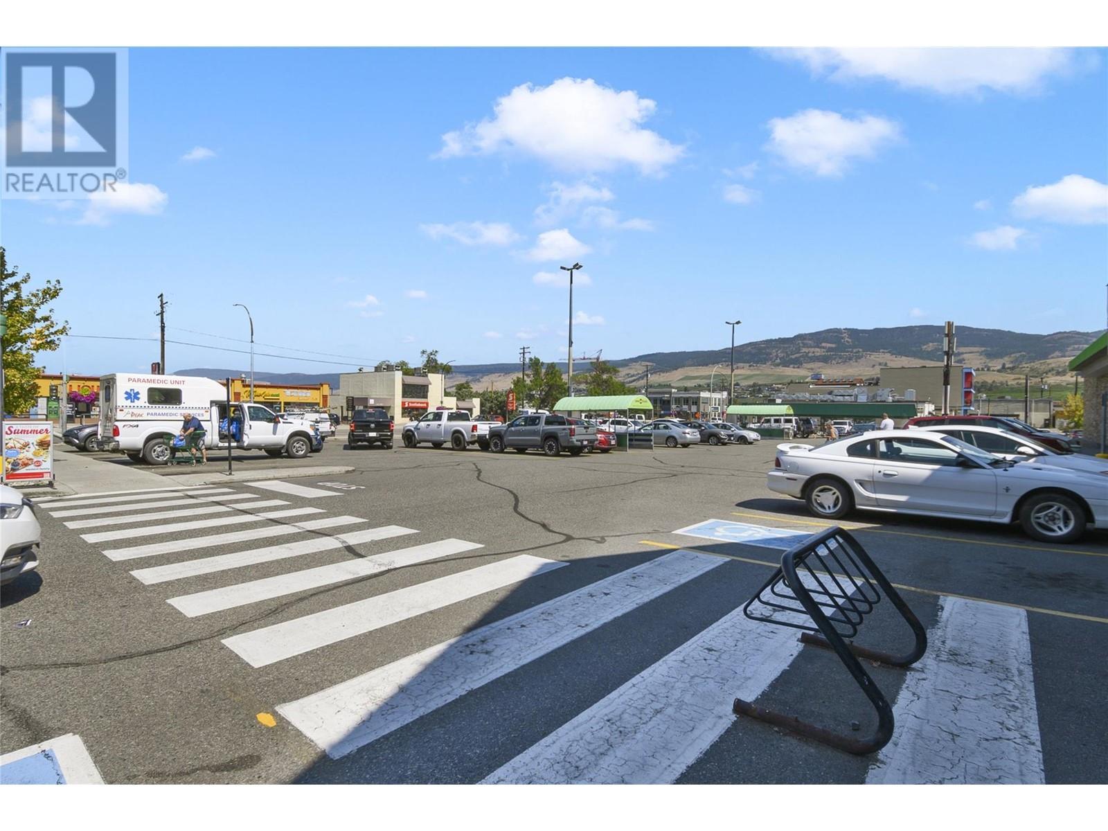 195 & 301 33 Highway W, Kelowna, BC