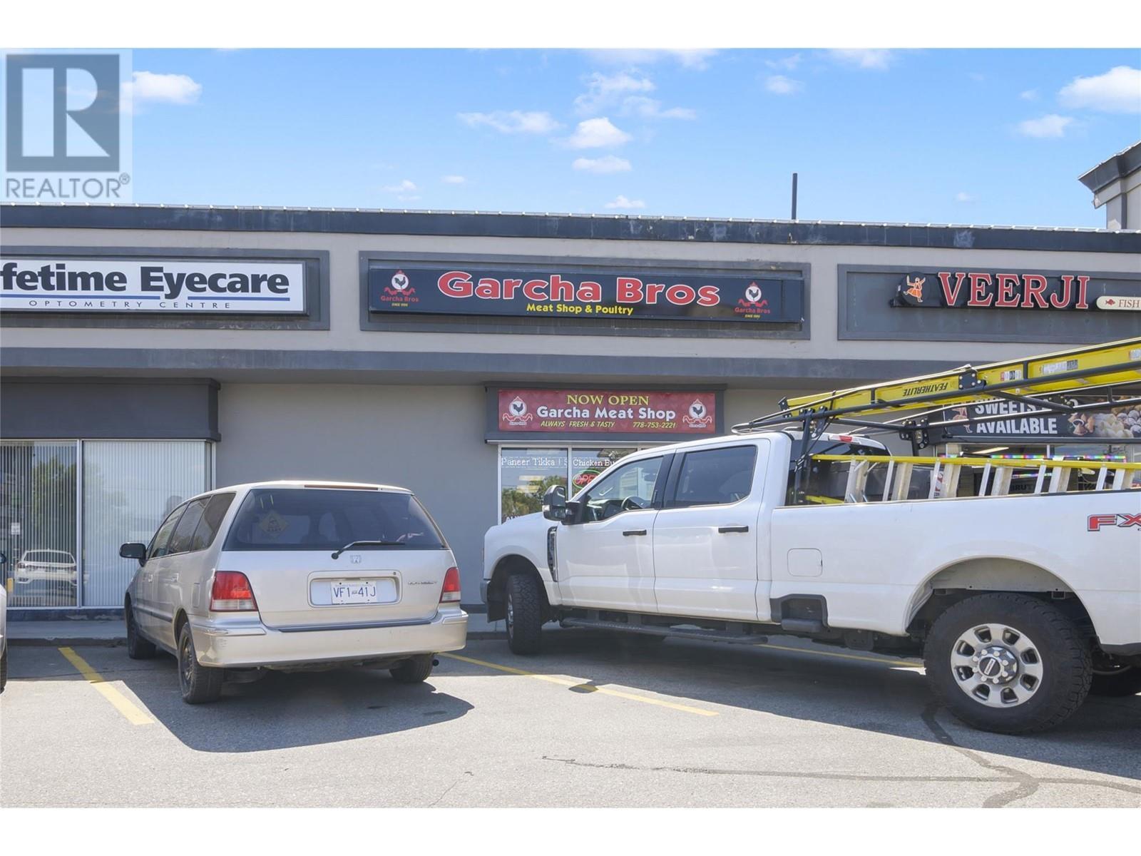 195 & 301 33 Highway W, Kelowna, BC