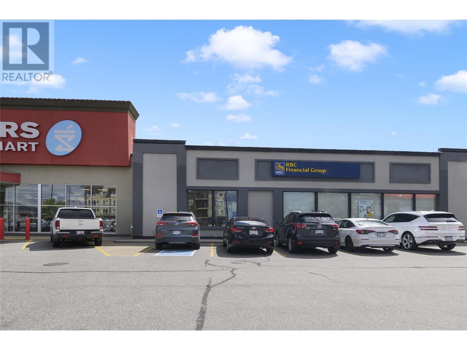 195 & 301 33 Highway W, Kelowna, BC