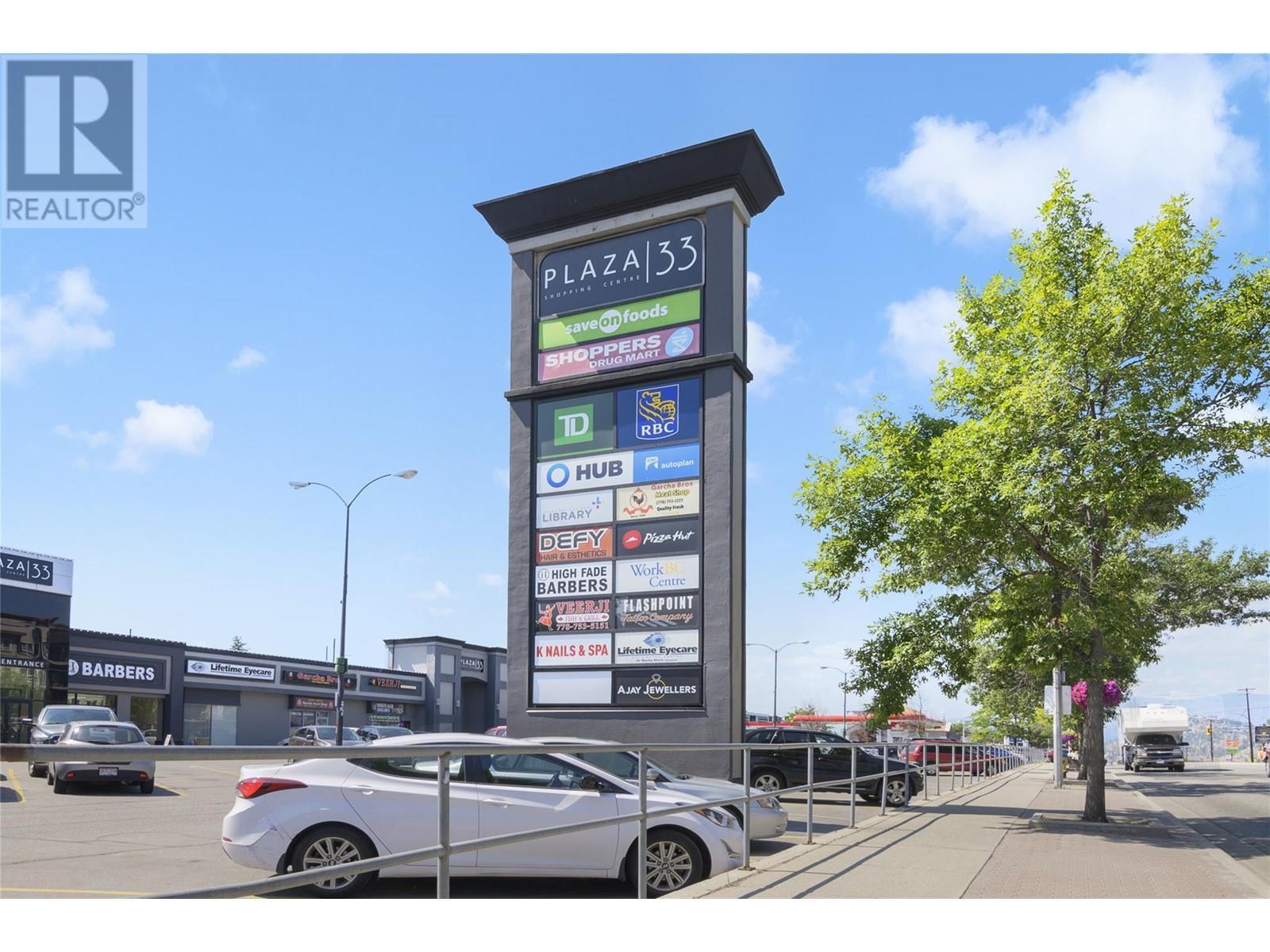 195 & 301 33 Highway W, Kelowna, BC