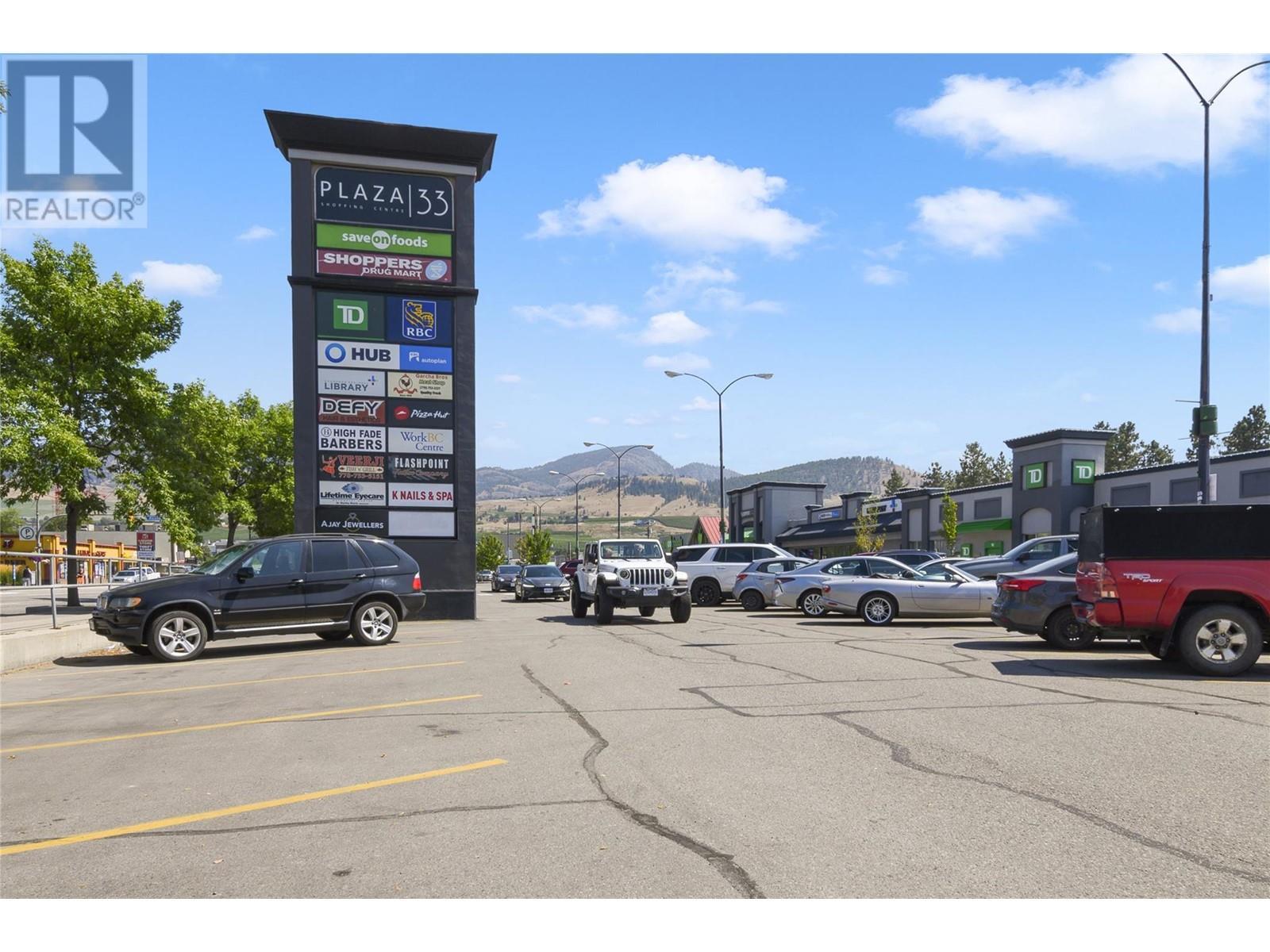 195 & 301 33 Highway W, Kelowna, BC