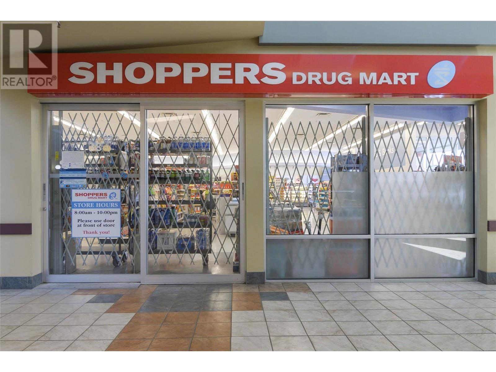 195 & 301 33 Highway W, Kelowna, BC