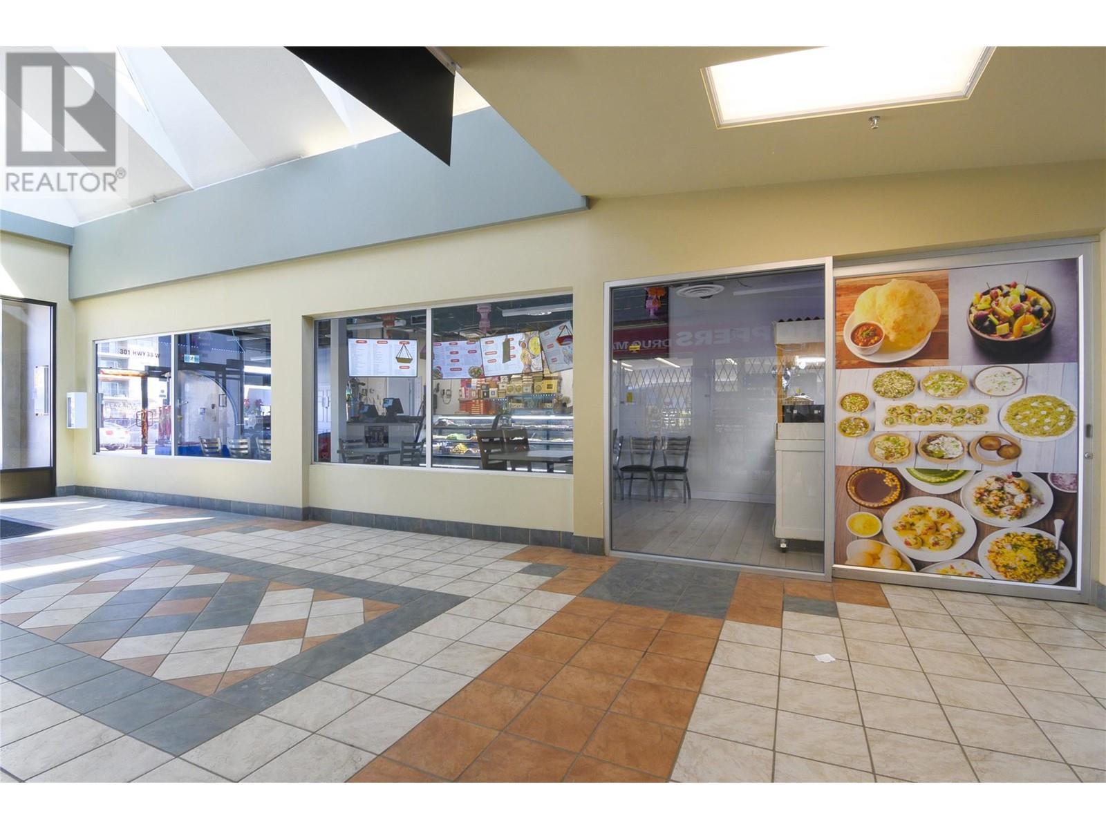 195 & 301 33 Highway W, Kelowna, BC