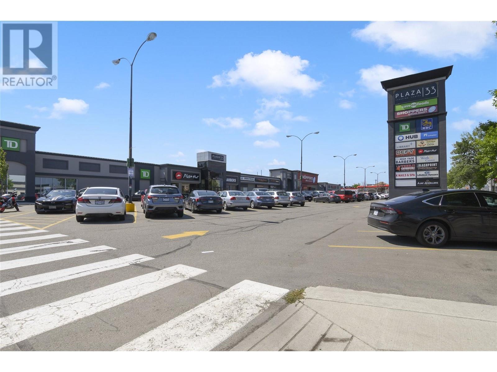 195 & 301 33 Highway W, Kelowna, BC