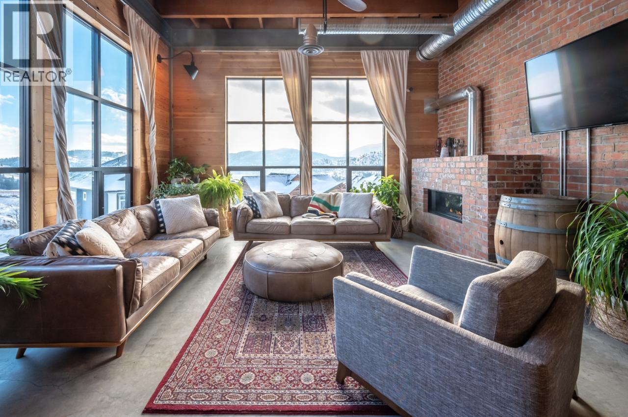 125 Cabernet Drive Unit# 9, Okanagan Falls, BC - Indoor Photo Showing Living Room With Fireplace