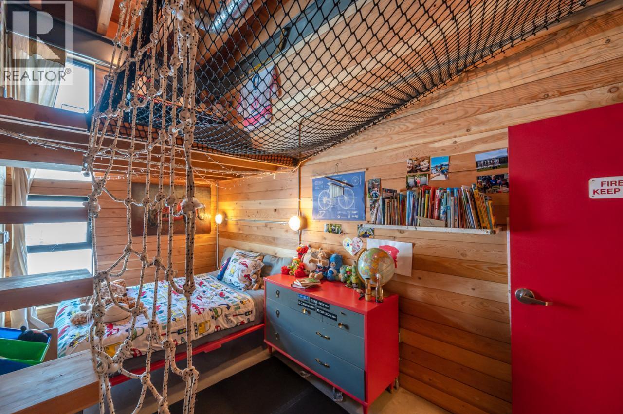 125 Cabernet Drive Unit# 9, Okanagan Falls, BC - Indoor Photo Showing Bedroom