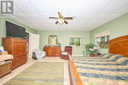 LARGE PRIMARY BEDROOM -