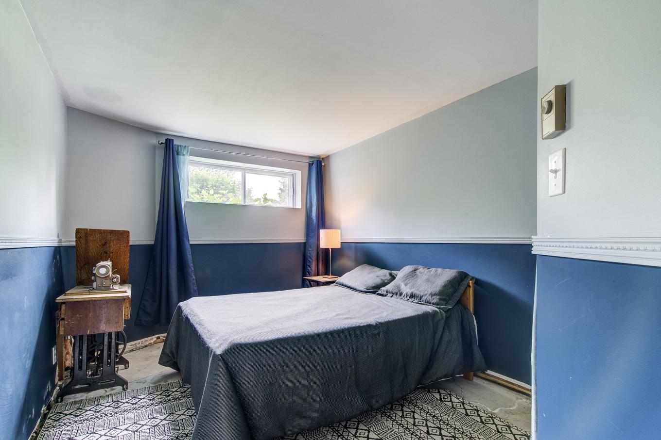 Bedroom - 3965 Rue Howard, Longueuil (Saint-Hubert), QC - Indoor Photo Showing Bedroom