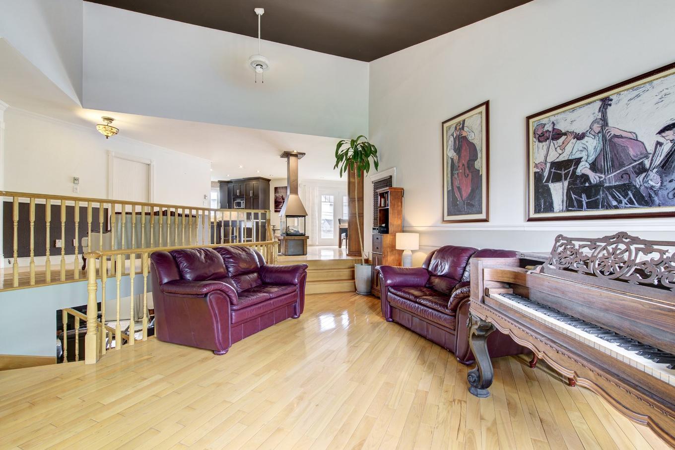 Living room - 3965 Rue Howard, Longueuil (Saint-Hubert), QC - Indoor