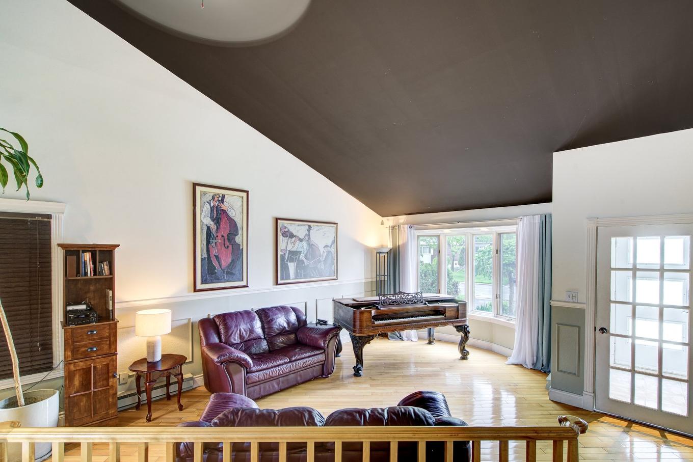 Living room - 3965 Rue Howard, Longueuil (Saint-Hubert), QC - Indoor