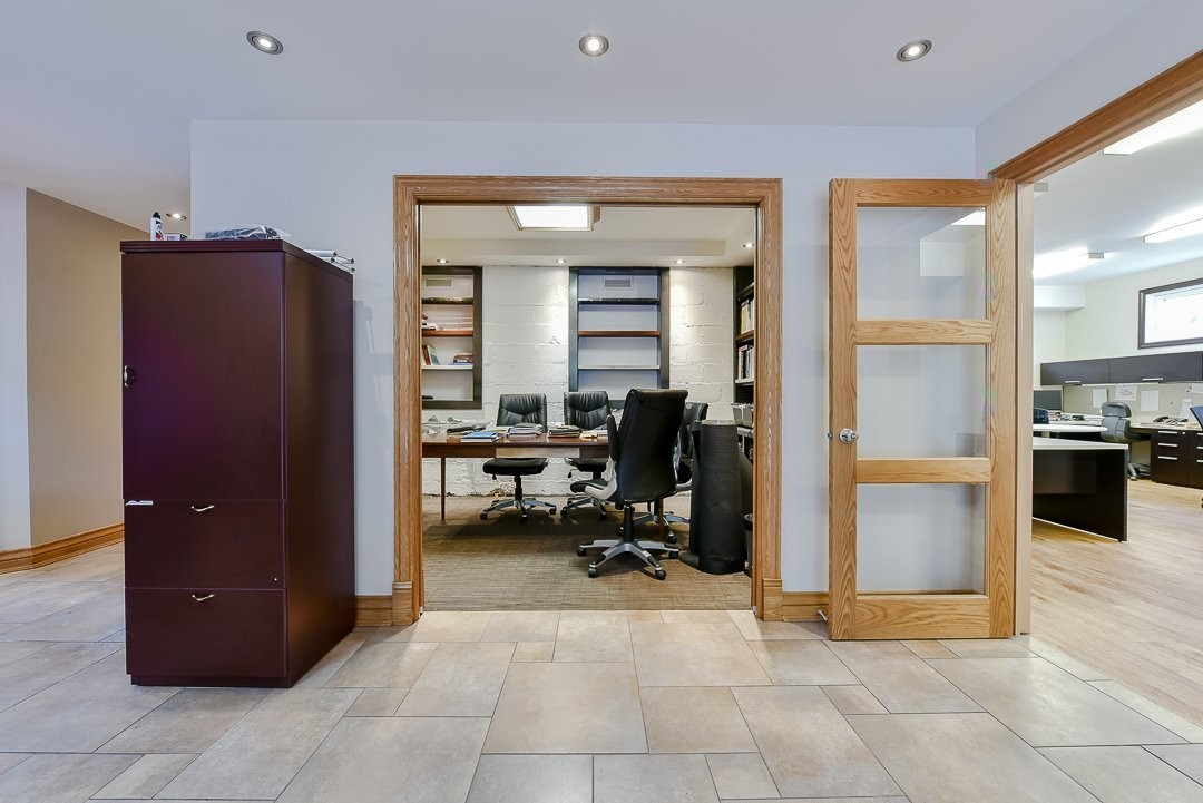 Salle de conférence - 3000 Ch. Ste-Thérèse, Carignan, QC - Indoor