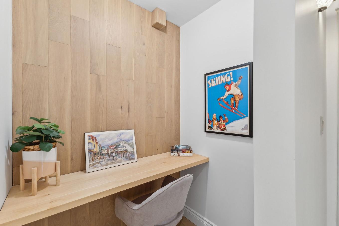 Bureau - 4-234 Ch. De La Forêt, Mont-Tremblant, QC - Indoor