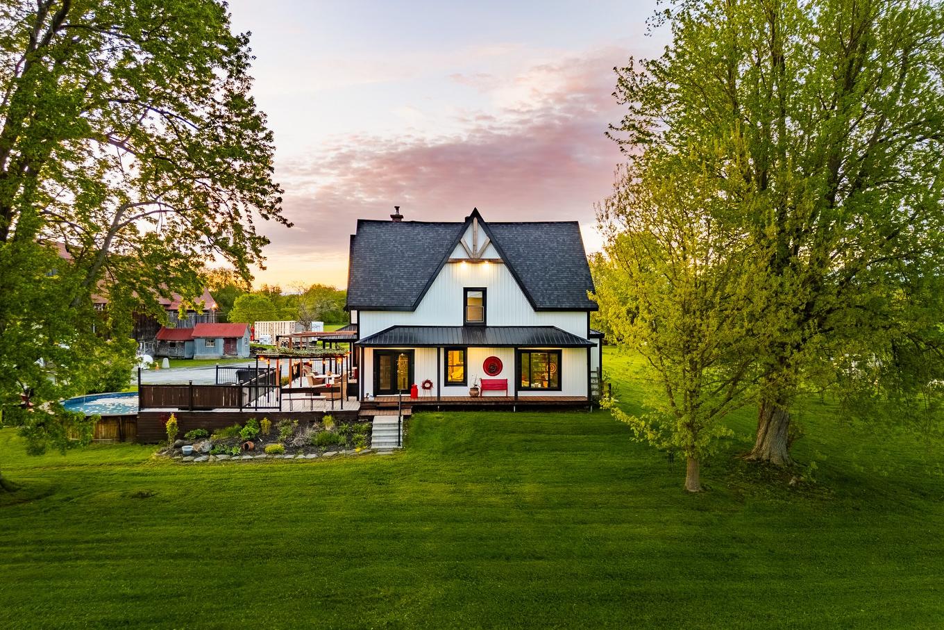 Frontage - 99 Ch. De La Station, Compton, QC - Outdoor With Deck Patio Veranda