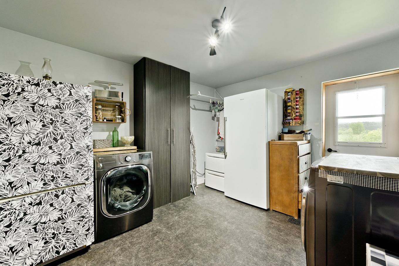 Laundry room - 99 Ch. De La Station, Compton, QC - Indoor Photo Showing Laundry Room