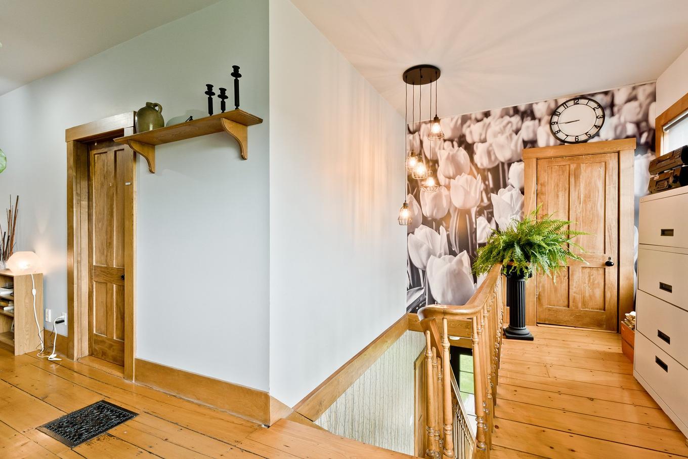 Staircase - 99 Ch. De La Station, Compton, QC - Indoor Photo Showing Other Room