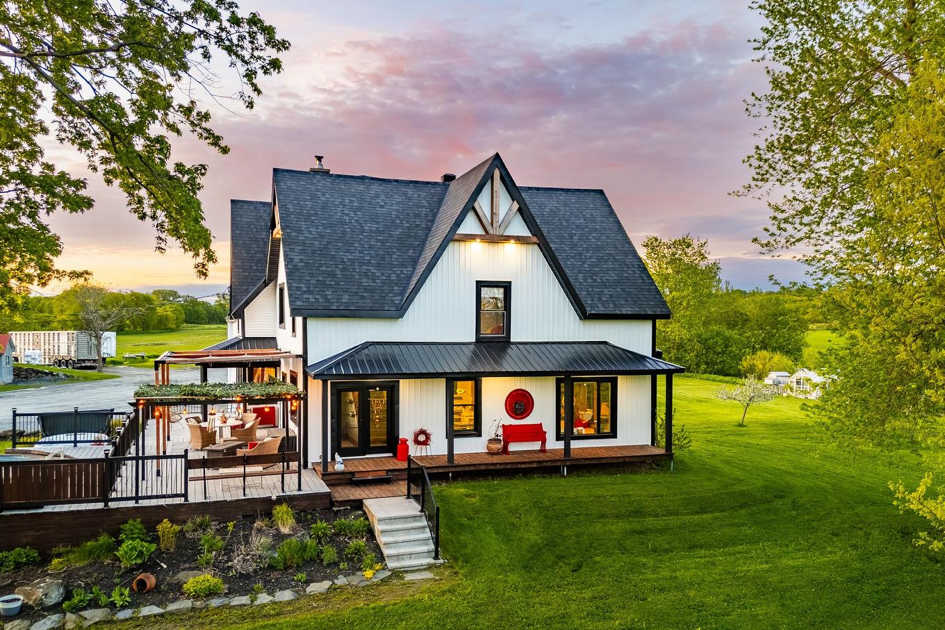 Frontage - 99 Ch. De La Station, Compton, QC - Outdoor With Deck Patio Veranda