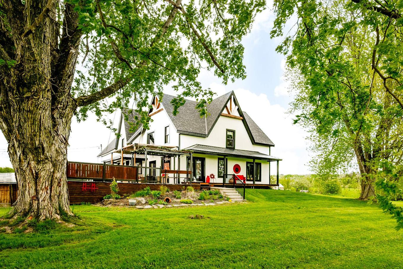 Frontage - 99 Ch. De La Station, Compton, QC - Outdoor With Deck Patio Veranda