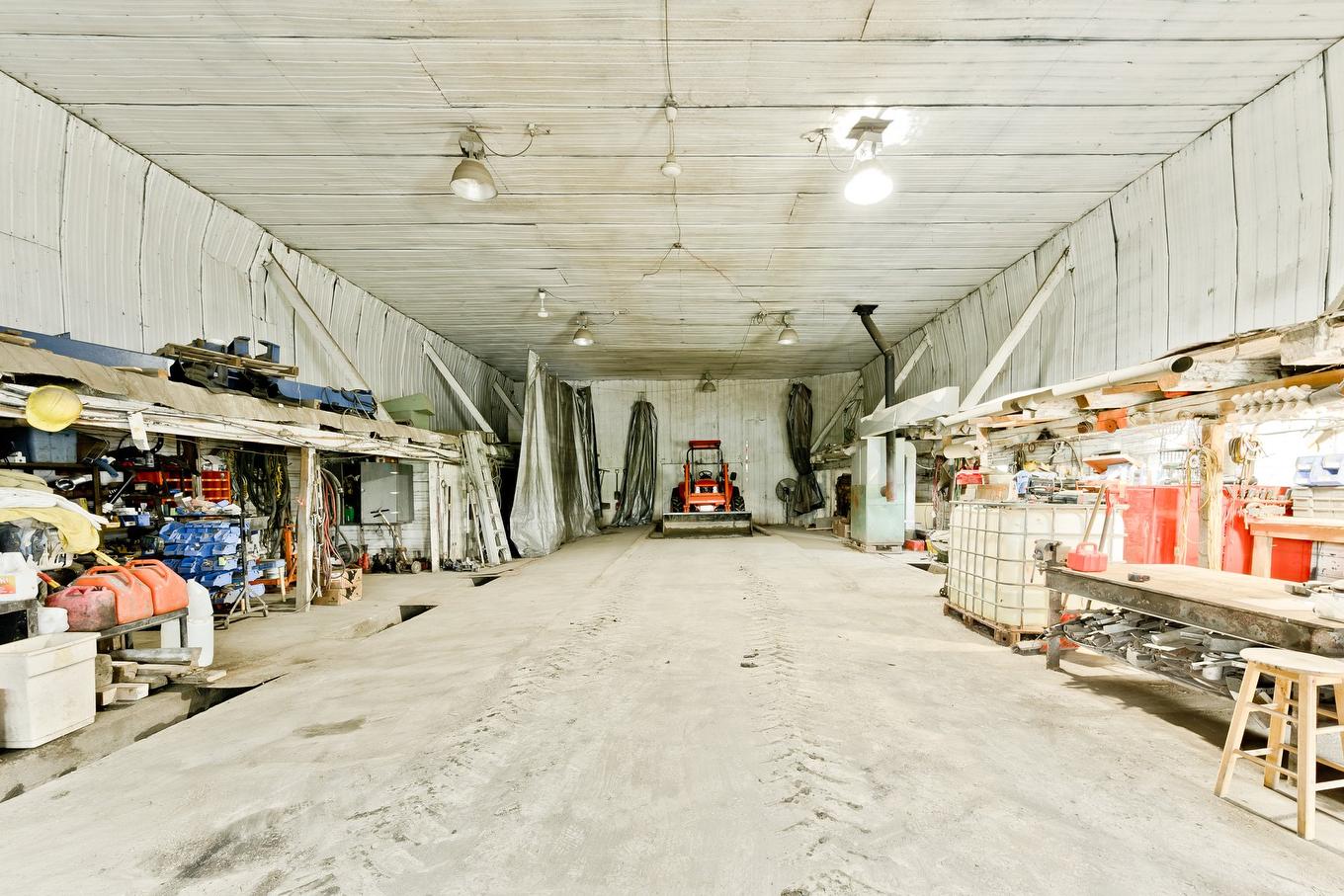 Other - 99 Ch. De La Station, Compton, QC - Indoor Photo Showing Garage