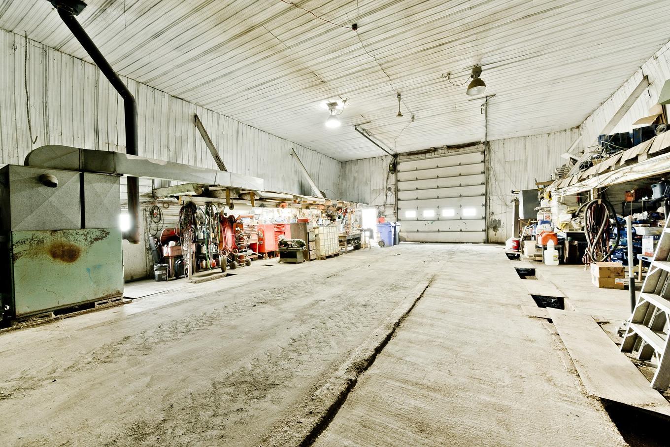 Other - 99 Ch. De La Station, Compton, QC - Indoor Photo Showing Garage