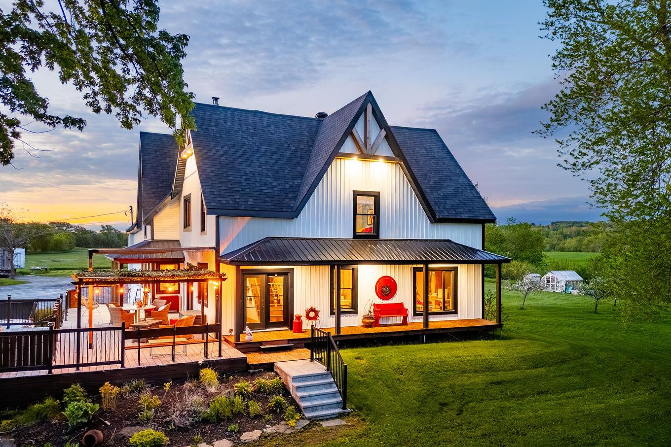 View - 99 Ch. De La Station, Compton, QC - Outdoor With Deck Patio Veranda