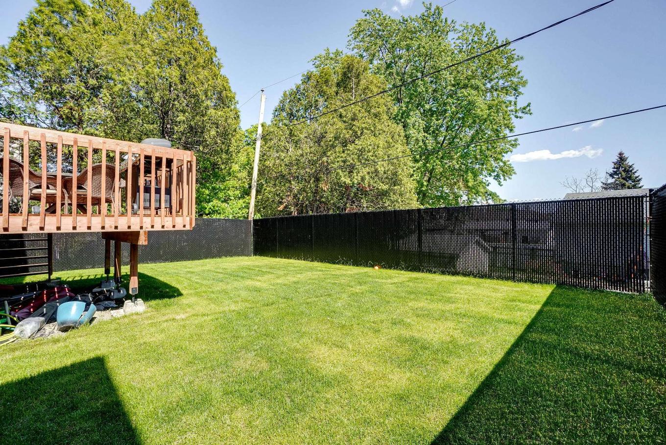 Backyard - 8490 Rue Duceppe, Laval (Saint-François), QC - Outdoor