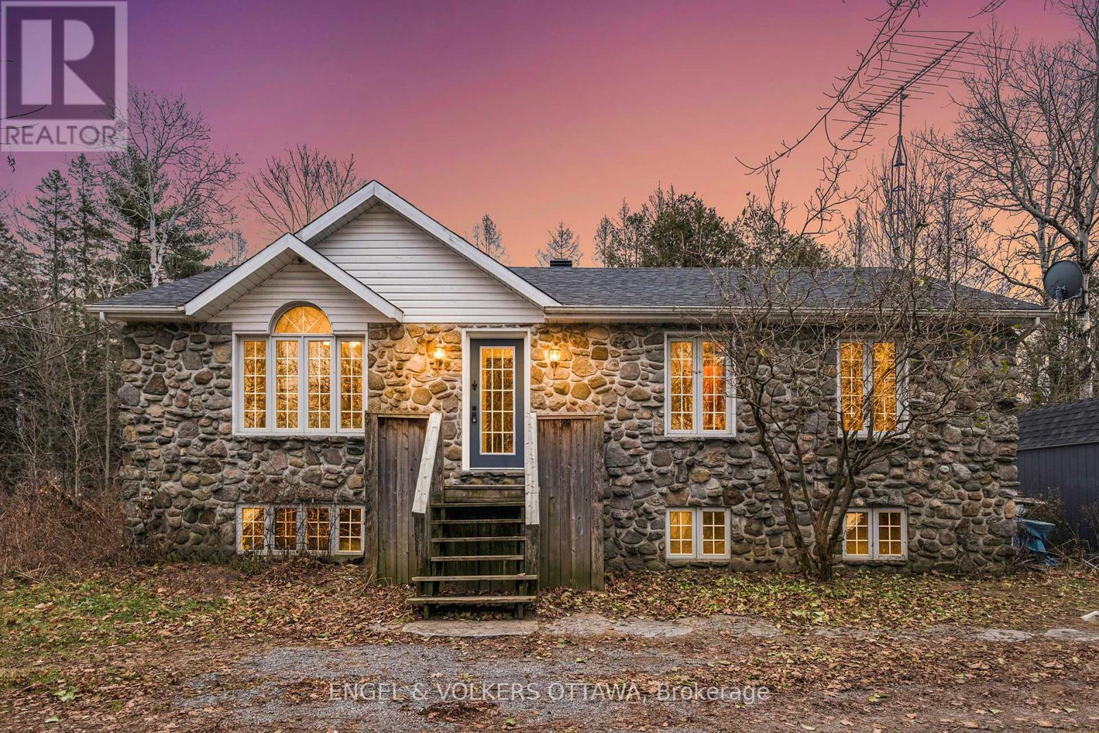 4751 Pearl Road, Champlain, ON - Outdoor