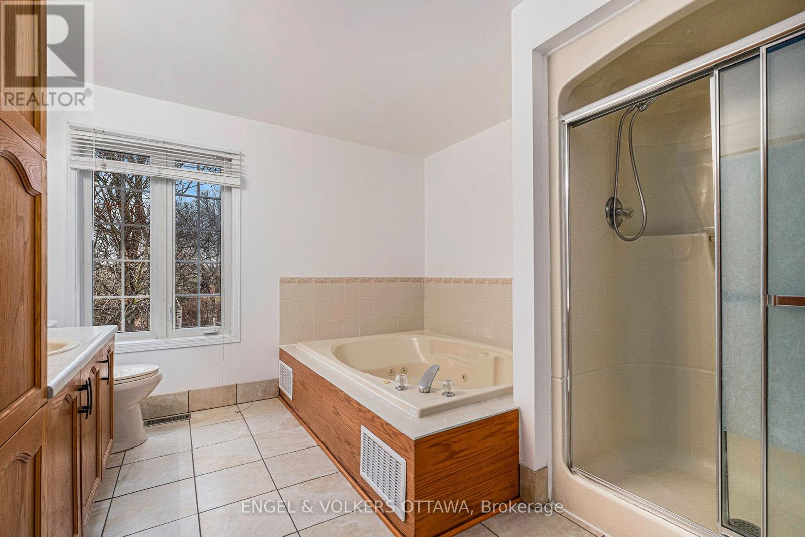 4751 Pearl Road, Champlain, ON - Indoor Photo Showing Bathroom