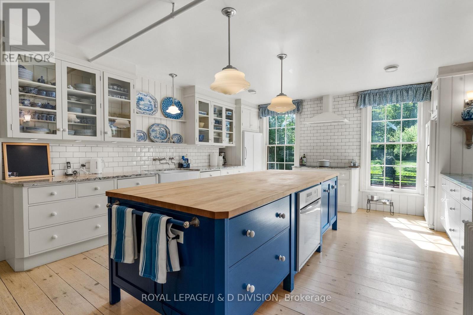 4558 County Rd 10, Port Hope, ON - Indoor Photo Showing Kitchen With Upgraded Kitchen