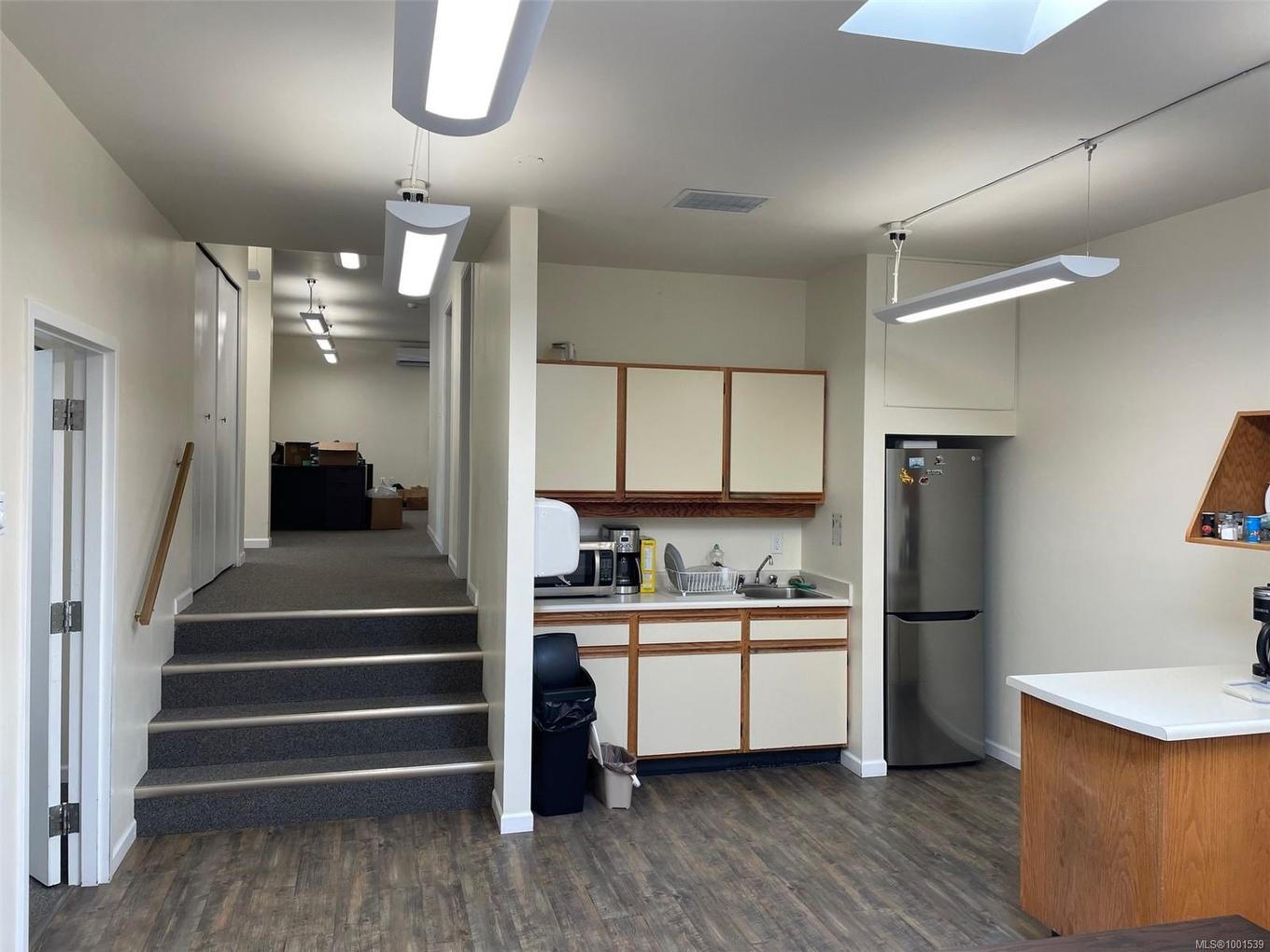 717 & 721 Aldebury St, Esquimalt, BC