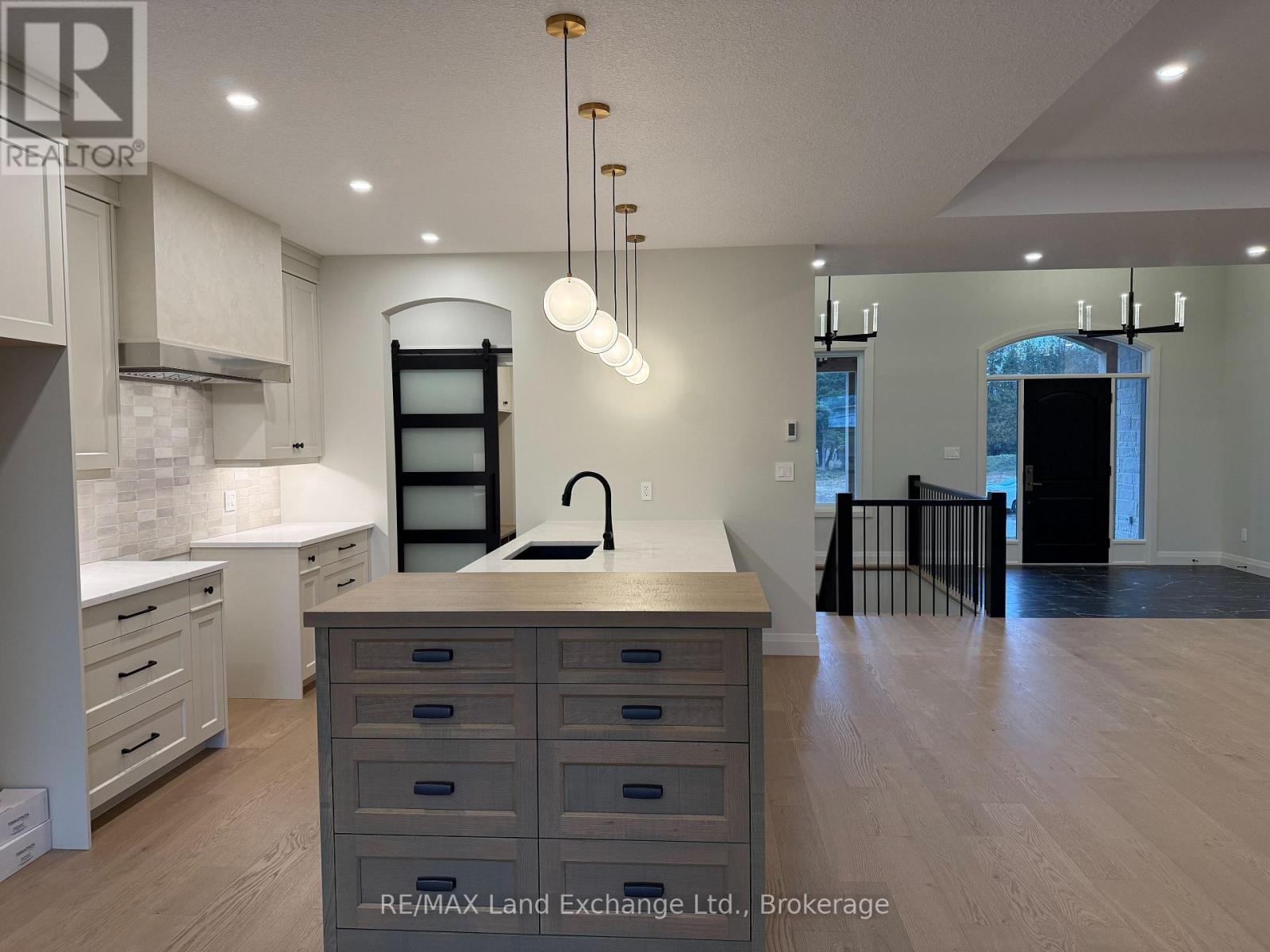 920 Bogdanovic Way, Huron-Kinloss, ON - Indoor Photo Showing Kitchen