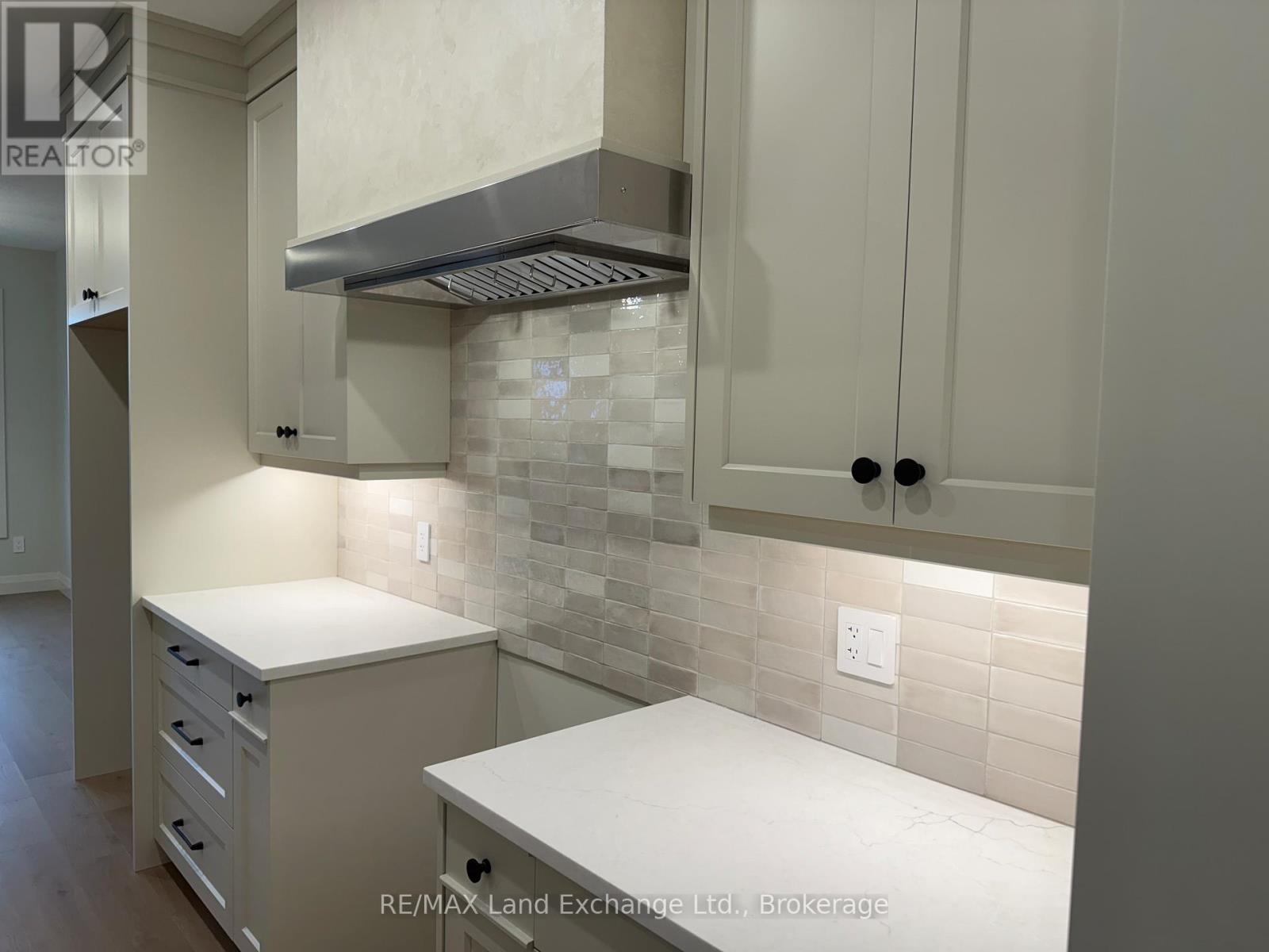 920 Bogdanovic Way, Huron-Kinloss, ON - Indoor Photo Showing Kitchen