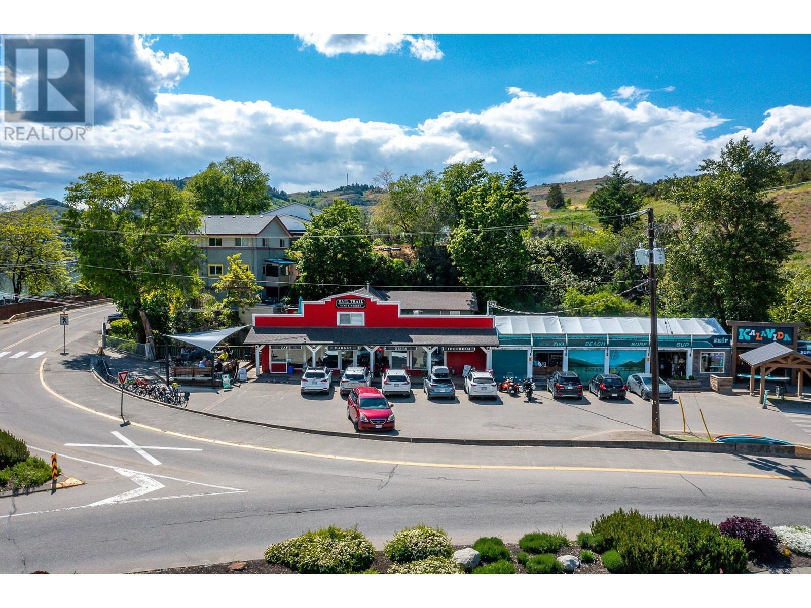 Walk or bike to the Rail Trail Cafe, Convenience Store and Paddle Board Rentals - 7230 Edgewater Place, Coldstream, BC