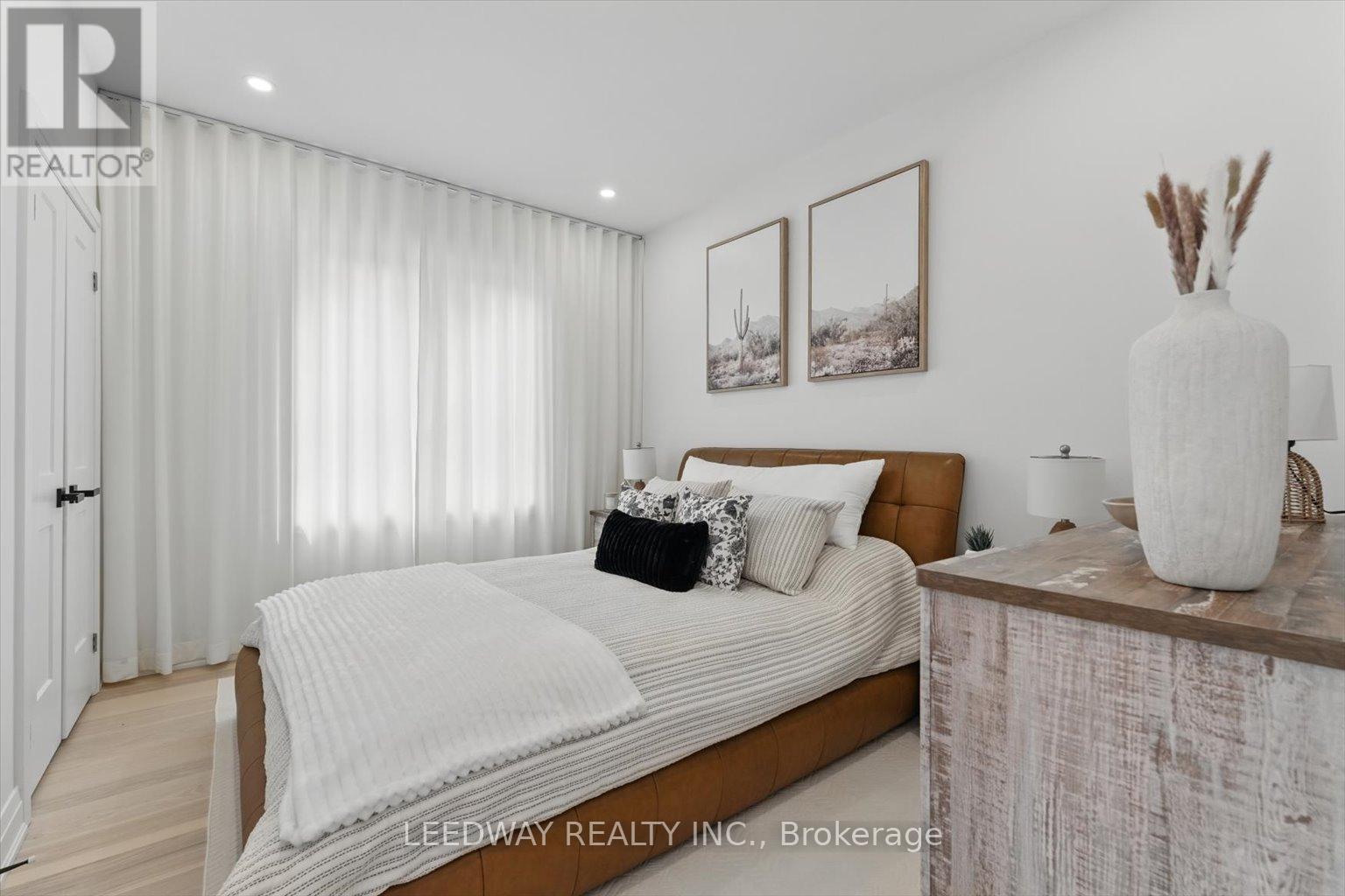 24410 Thorah Park Boulevard, Brock, ON - Indoor Photo Showing Bedroom