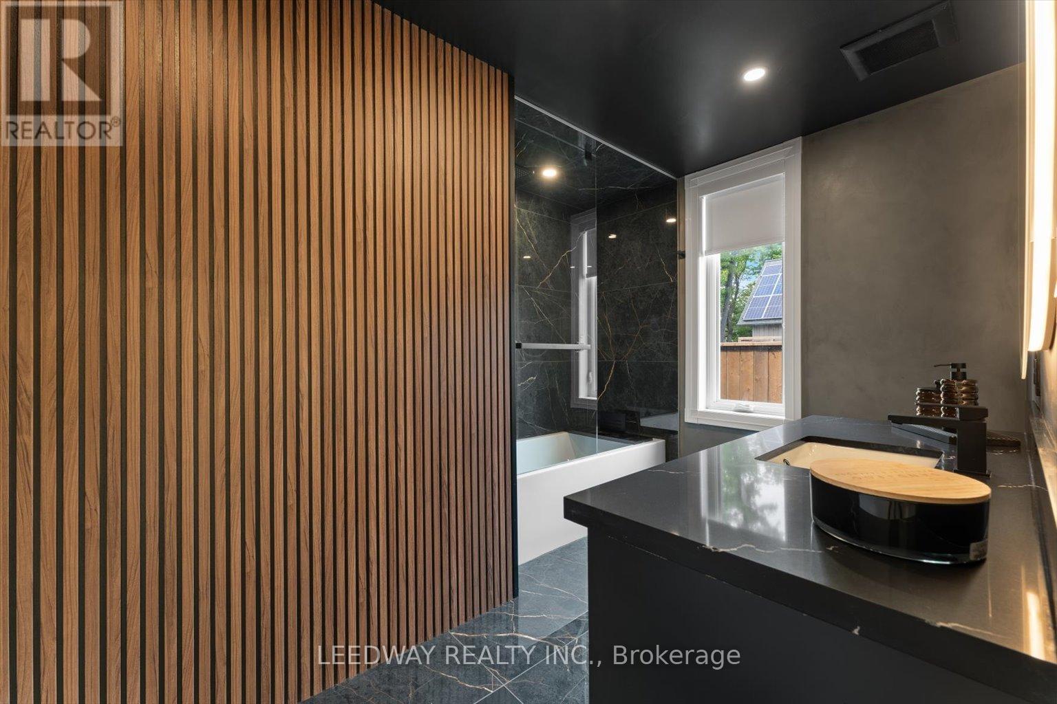 24410 Thorah Park Boulevard, Brock, ON - Indoor