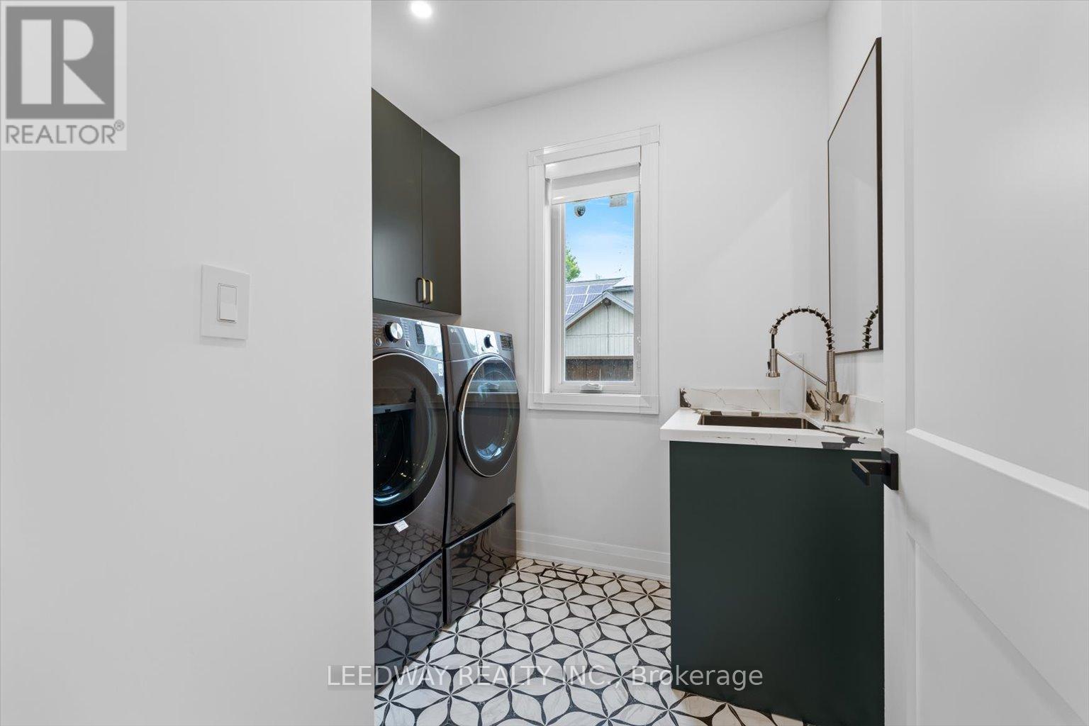 24410 Thorah Park Boulevard, Brock, ON - Indoor Photo Showing Laundry Room