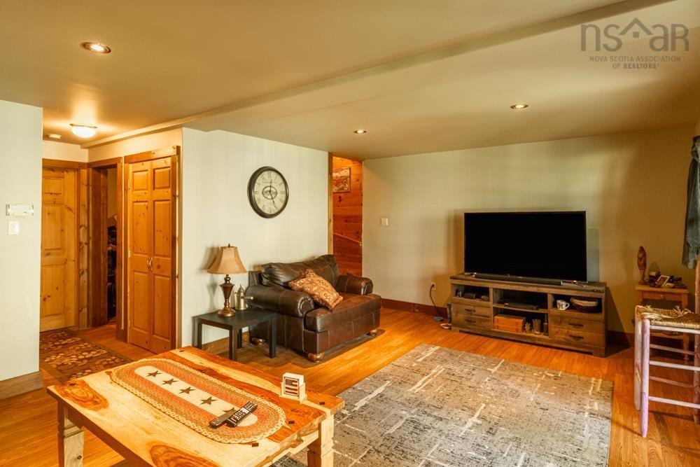 202 Lakecrest Drive, Mount Uniacke, NS