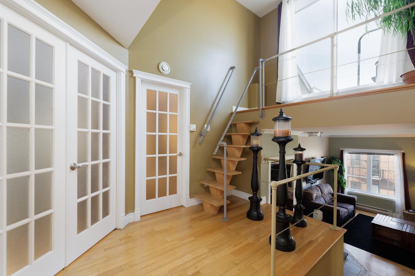 Mezzanine - 5-26 Rue St-Hippolyte, Salaberry-De-Valleyfield, QC - Indoor Photo Showing Other Room