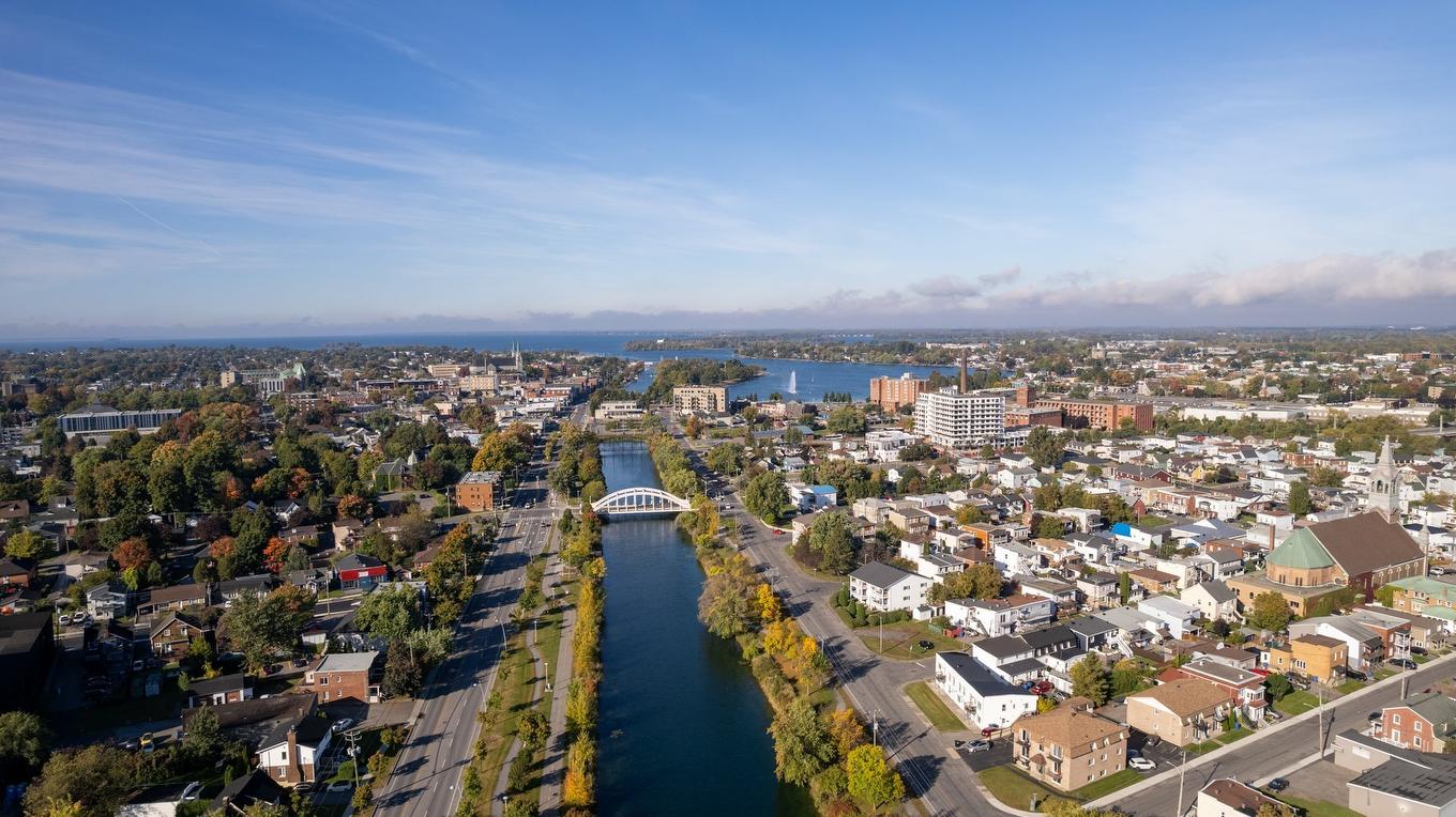 Aerial photo - 5-26 Rue St-Hippolyte, Salaberry-De-Valleyfield, QC - Outdoor With View