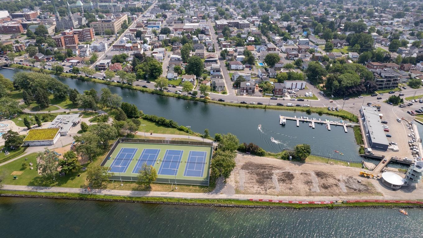 Aerial photo - 5-26 Rue St-Hippolyte, Salaberry-De-Valleyfield, QC - Outdoor With Body Of Water With View