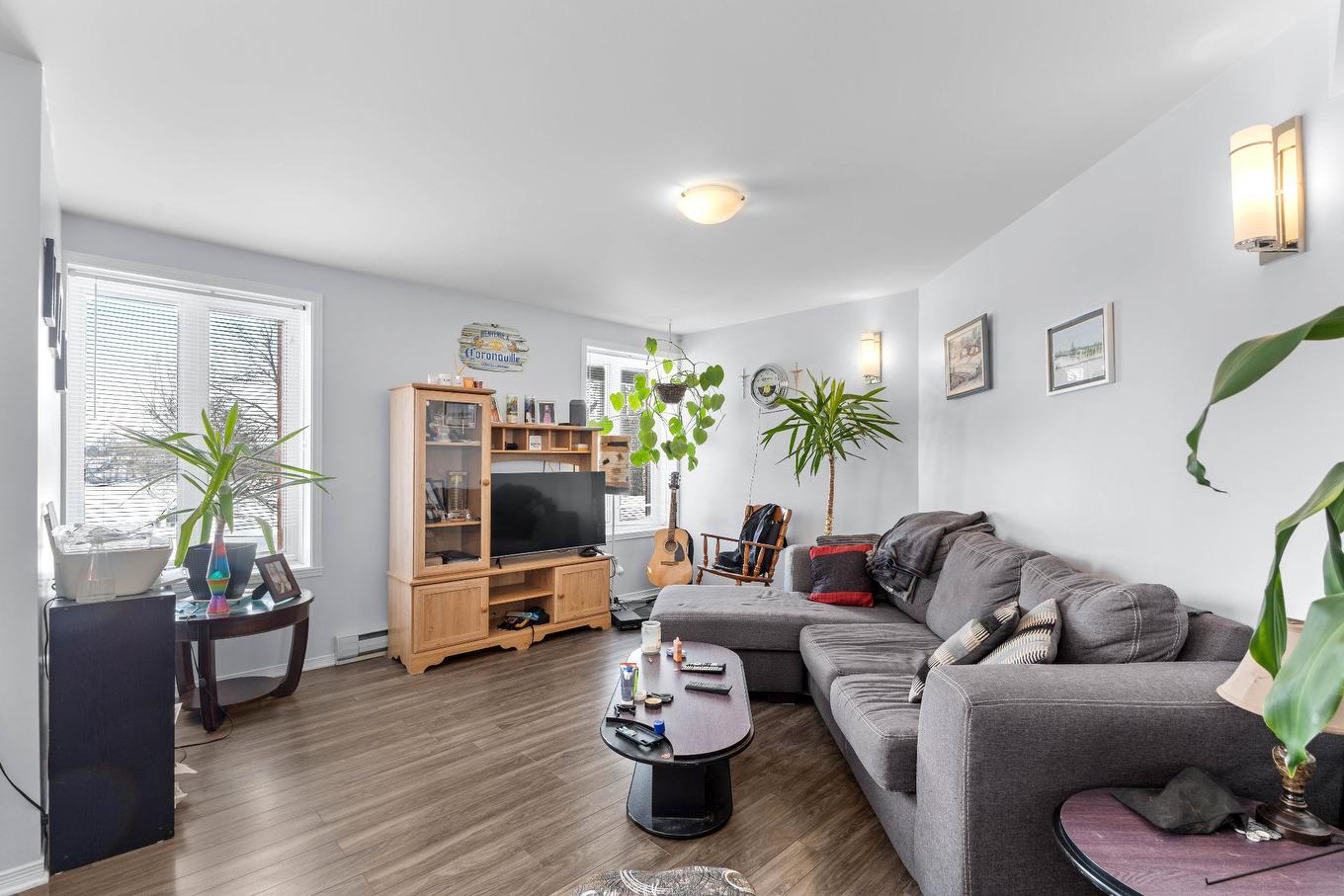 Salon - 1435Z Rue St-Jean-Baptiste, Saint-Roch-De-Richelieu, QC - Indoor Photo Showing Living Room