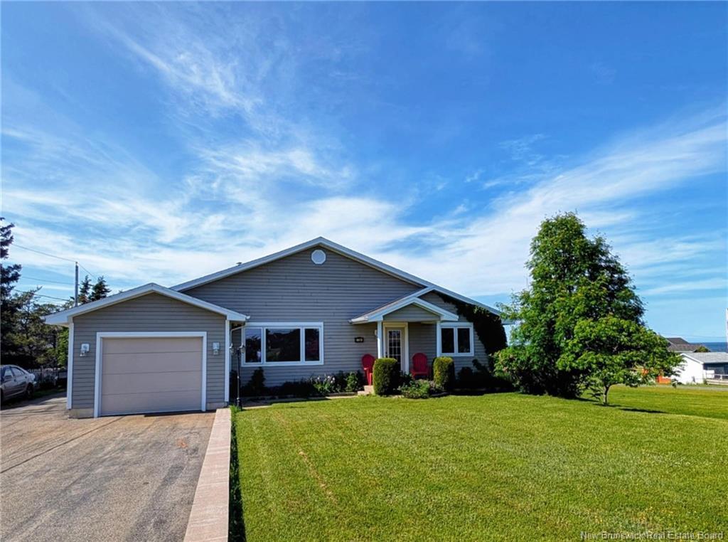 7701 Du Havre St, Bas-Caraquet, NB